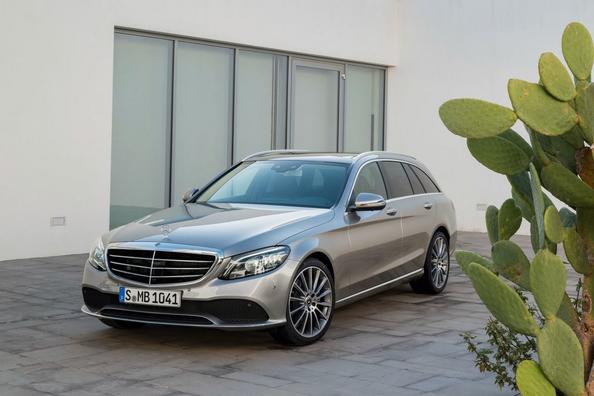 Durchsuchen Sie die aktualisierte Kombiversion Mercedes-Benz C-class vierten generieren