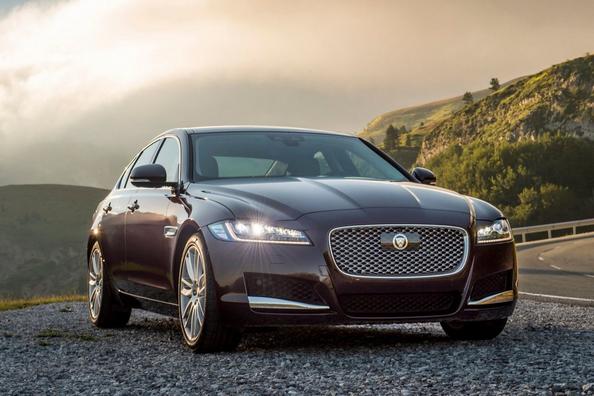 Premium-Limousine Jaguar XF der zweiten Inkarnation