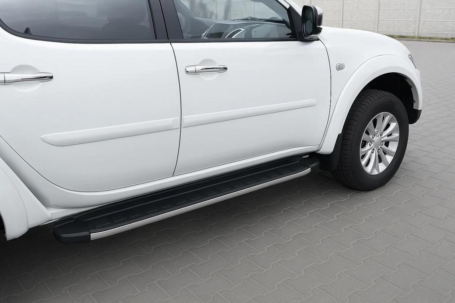 Mitsubishi Pajero Sport 2008-2015 Seitenschweller Fullmond (2 Stk., Aluminium) Image