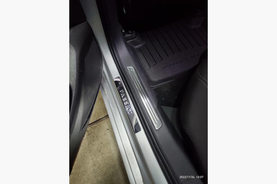 Volkswagen Passat B8 2015-2023 Einstiegsleisten Edelstahl OmsaLine (4 Stk) Foto 6