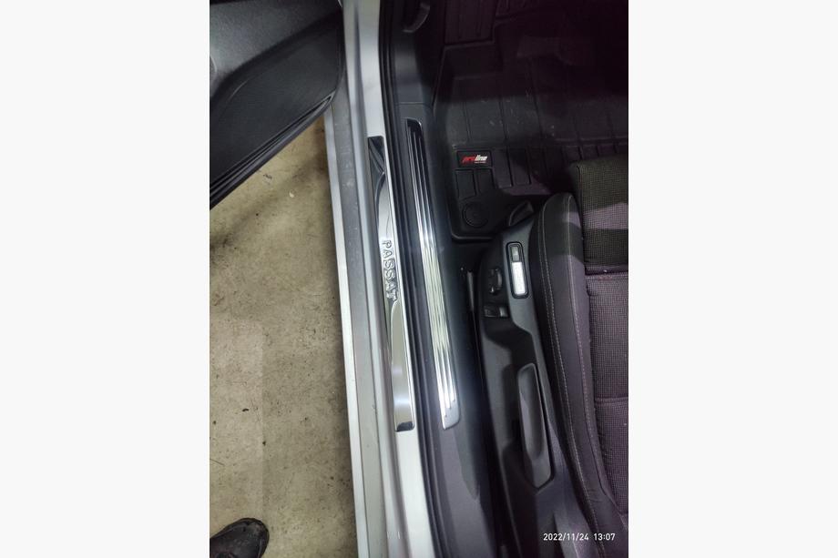 Volkswagen Passat B8 2015-2023 Einstiegsleisten Edelstahl OmsaLine (4 Stk) Foto 4
