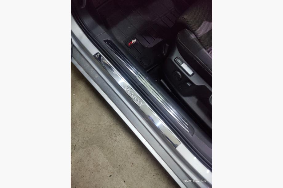 Volkswagen Passat B8 2015-2023 Einstiegsleisten Edelstahl OmsaLine (4 Stk) Foto 5