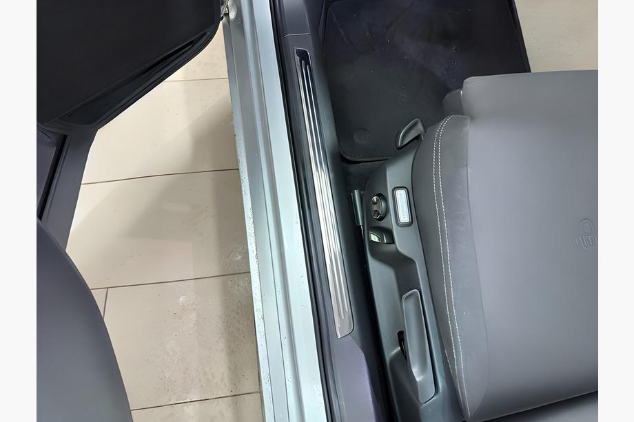 Volkswagen Passat B8 2015-2023 Einstiegsleisten Edelstahl OmsaLine (4 Stk) Foto 1