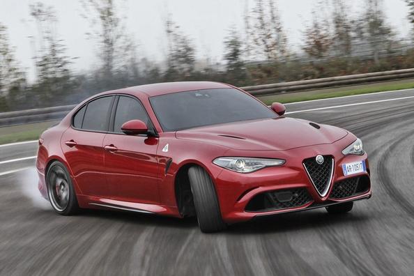 Übersicht der Limousine Alfa Romeo Giulia