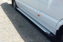Mercedes Sprinter W907/W910 2018- Trittbretter Allmond Grey (2 Stk., Alu) Foto 1