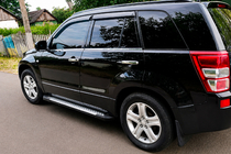 Suzuki Grand Vitara 2005-2017 Trittbretter Allmond Grey (2 Stk., Alu) Foto 1
