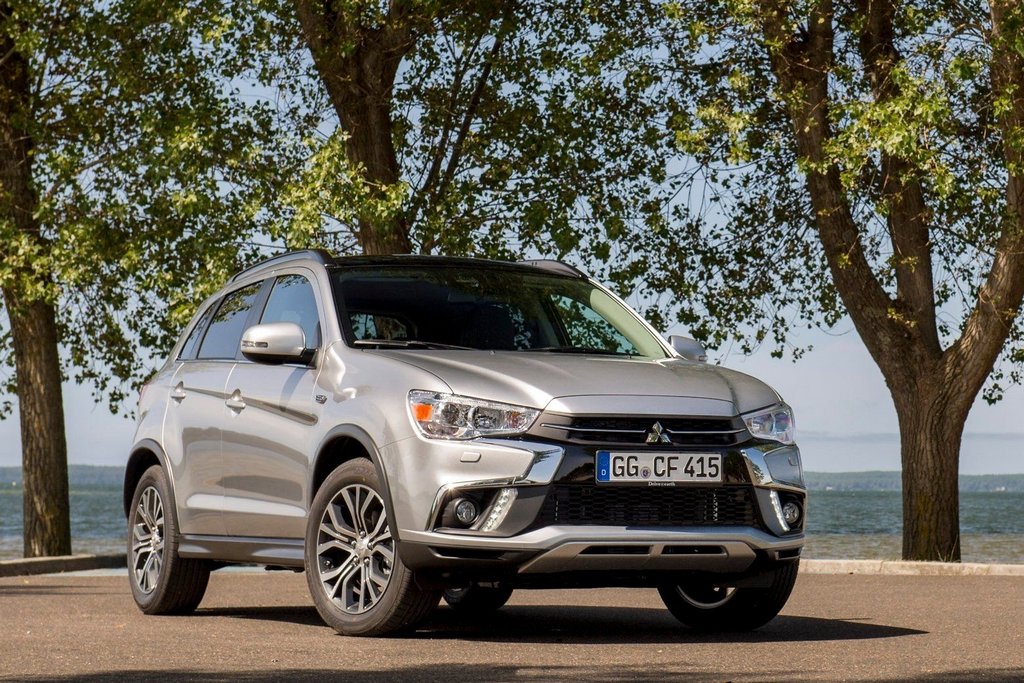 Durchsuchen Sie die aktualisierte Crossover Mitsubishi ASX