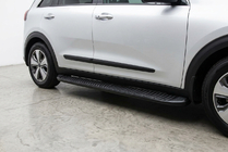 Kia Niro 2016–2021 Seitenschweller Tayga Black (2 Stk., Aluminium) Foto 1