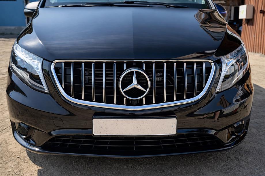 Mercedes Vito/V-class W447 2014- Frontgrill GT Panamericana Chrom (2014-2023 für Vito W447) Image