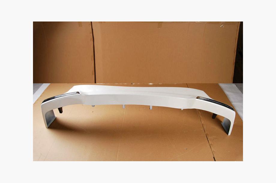 Toyota Land Cruiser 200 2007-2021 Bodykit 2012-2015 (LC15) Weiß Foto 5