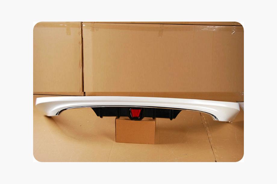 Toyota Land Cruiser 200 2007-2021 Bodykit 2012-2015 (LC15) Weiß Foto 9