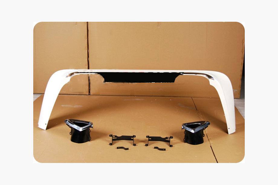 Toyota Land Cruiser 200 2007-2021 Bodykit 2012-2015 (LC15) Weiß Foto 10
