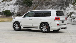 Toyota Land Cruiser 200 2007-2021 Bodykit-Set 2016-2021 (Wald) Foto 11