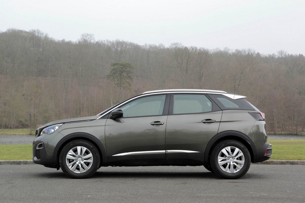 Übersicht der zweiten Generation des Crossover Peugeot 3008