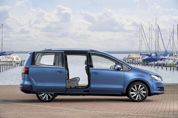 Die aktualisierte Großraumlimousine von Volkswagen Sharan der zweiten Generation