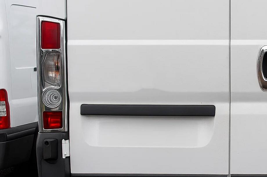 Citroen Jumper 2007-2025 Chrom Blenden fuer Rueckleuchten gerade (2 Stk, Edelstahl) Image