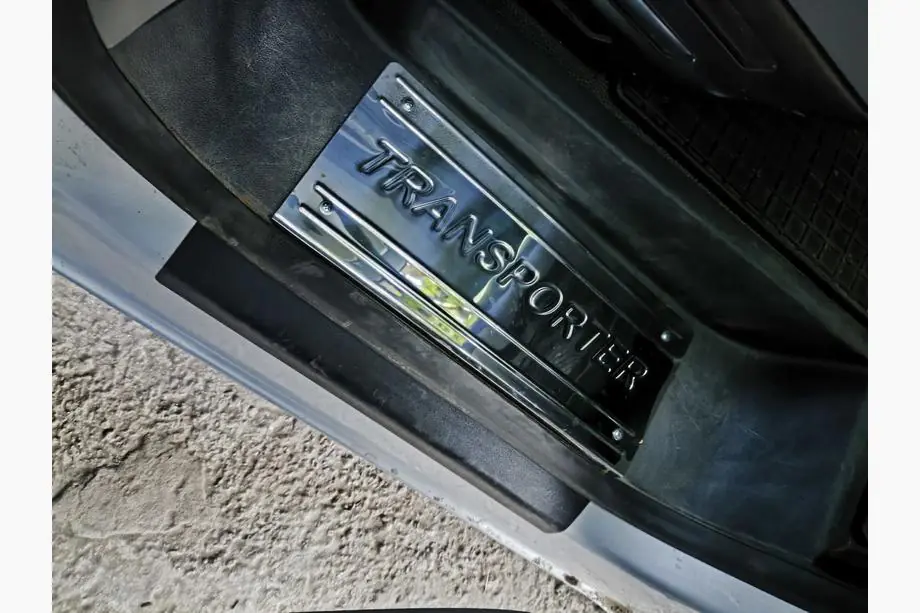 Volkswagen T5 2010-2015 Einstiegsleisten innen Edelstahl Carmos V3 (3 Stk) Image