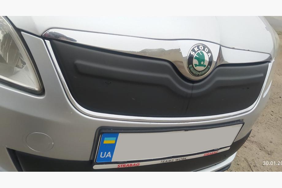 Skoda Fabia 2007-2014 Winterabdeckung für Kühlergrill (2011-2014, oben) Image