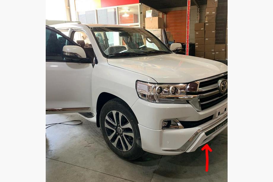 Toyota Land Cruiser 200 2007-2021 Frontlippe 2016↗ (ME-Style, Unterlippe) Weiß Foto 5