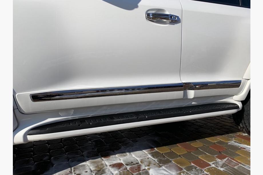 Toyota Land Cruiser 200 2007-2021 Satz Türschutzleisten (2008-2016) Weiss (BKT) Image