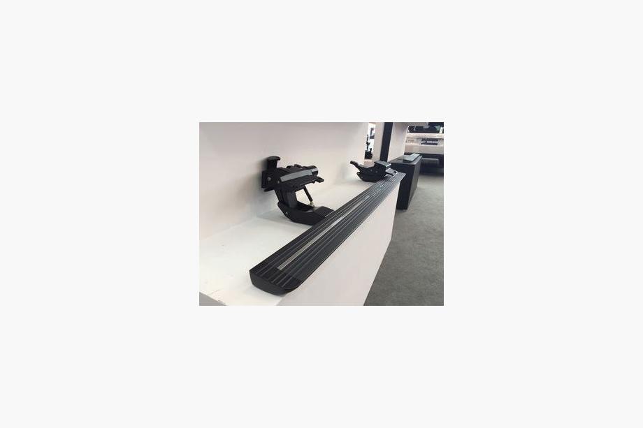 Mercedes G class W463 1990-2018 Elektrische Trittbretter seitlich (2 Stk., Aluminium) Foto 2