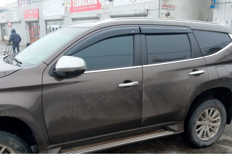 Mitsubishi Pajero Sport 2015- Windabweiser (4 Stk, HIC) Image