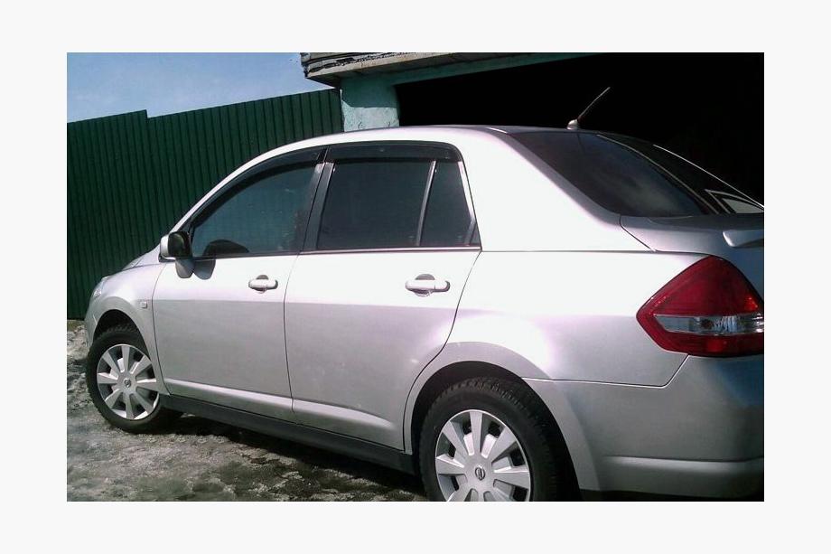 Nissan Tiida 2004-2011 Windabweiser SD (4 Stk, HIC) Image