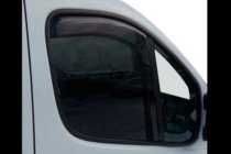 Opel Vivaro 2001–2015 Windabweiser zum Einstecken (2 Stk, HIC) Foto 7