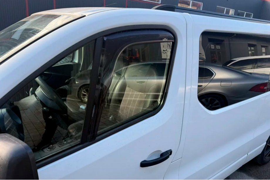 Renault Trafic 2015- Windabweiser zum Einstecken (2 Stk, HIC) Image