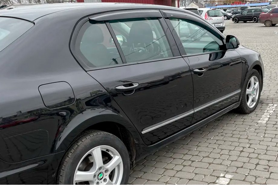 Skoda Superb 2009-2015 Windabweiser SD (4 Stk, HIC) Image