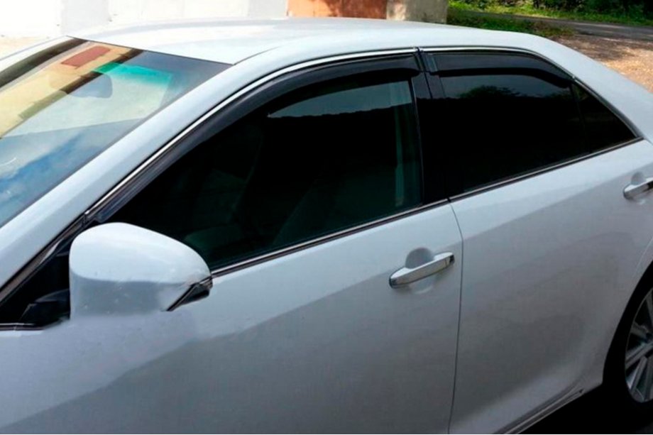 Toyota Avensis 2009-2018 Windabweiser mit Chromleisten SD (4 Stk, HIC) Image