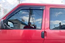 Volkswagen T4 Caravelle/Multivan 1990–2003 Windabweiser (2 Stk, HIC) Foto 7