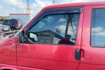 Volkswagen T4 Caravelle/Multivan 1990–2003 Windabweiser (2 Stk, HIC) Foto 9