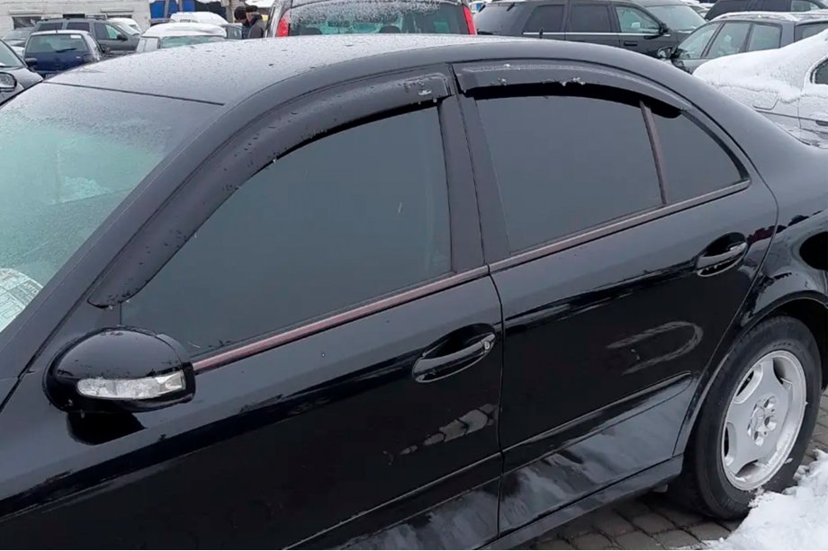 Mercedes E-class W211 2002-2009 Windabweiser SD (4 Stk, HIC) Foto 1