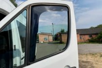 Mercedes Sprinter W906 2006–2018 Windabweiser zum Einstecken (2 Stk, HIC) Foto 17