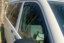 Volkswagen T5 2010-2015 Windabweiser zum Einstecken (2 Stk, HIC) Foto 5