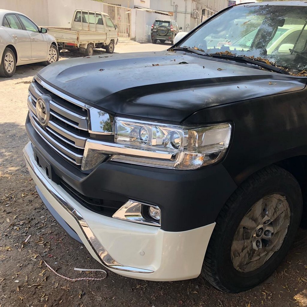 Wir bieten die Neugestaltung des Toyota LandCruiser 200