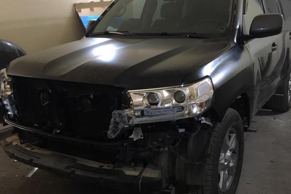 Wir bieten die Neugestaltung des Toyota LandCruiser 200