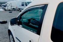 Volkswagen Caddy 2010-2015 Windabweiser zum Einstecken (2 Stk, HIC) Foto 2