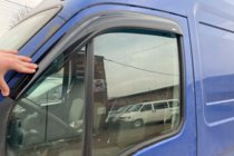 Nissan Interstar 2002-2010 Windabweiser (2 Stk, HIC) Foto 6