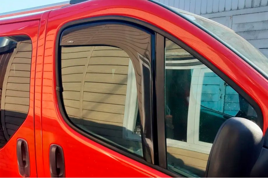 Nissan Interstar 2002-2010 Windabweiser zum Einstecken (2 Stk, HIC) Image