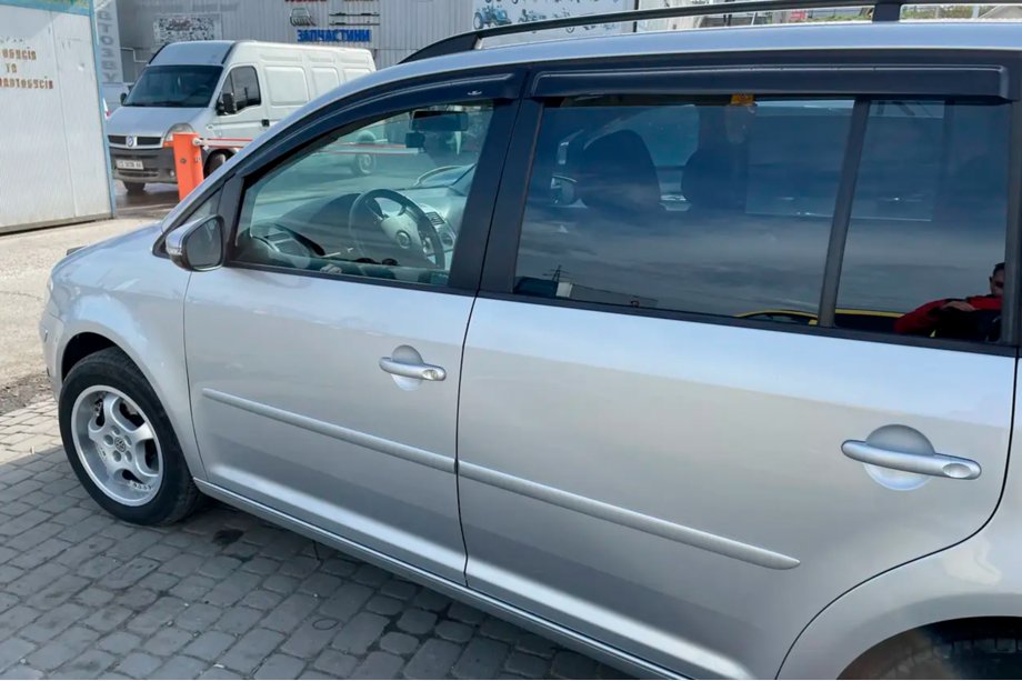 Volkswagen Touran 2003-2010 Windabweiser (4 Stk, HIC) Foto 9
