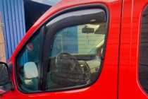 Renault Trafic 2001–2015 Windabweiser zum Einstecken (2 Stk, HIC) Foto 3