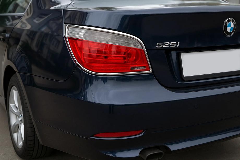 BMW 5 Series E60/E61 2003-2010 Chrom Blenden für Rückleuchten (2 Stk., Kunststoff) Image