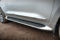 Toyota Land Cruiser 200 2007-2021 Seitenschweller mit LED (Design 2015-2020) Foto 2