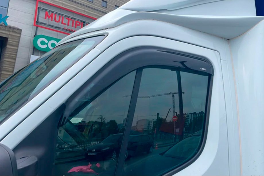 Nissan NV400 2010-2024 Windabweiser (2 Stk, HIC) Image