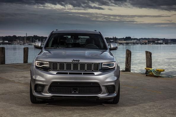 Übersicht der neuen Generation des Geländewagens Jeep Grand Cherokee