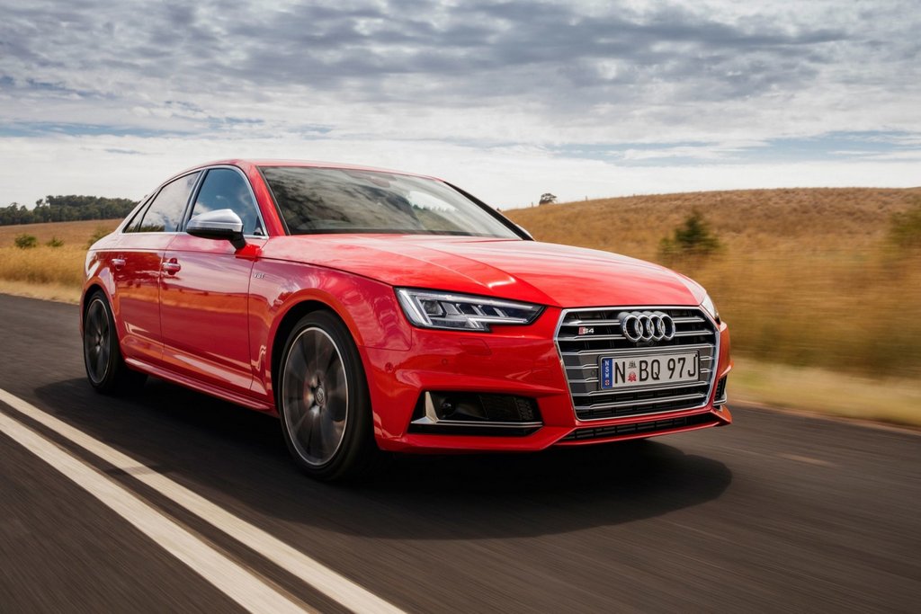 Übersicht der Sportlimousine Audi S4