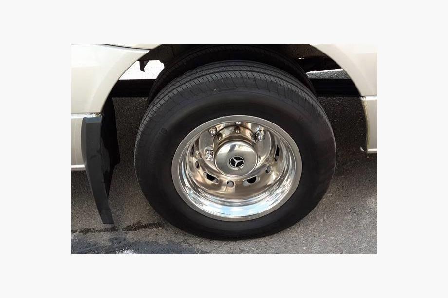 Mercedes Sprinter W906 2006–2018 Edelstahl Radkappen Exklusiv V1 (2-teilige, 4 Stk) 2006-2013 Foto 4