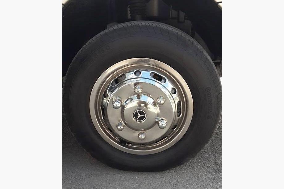 Volkswagen Crafter 2006-2016 Edelstahl Radkappen Exklusiv V1 (2-teilige, 4 Stk) Foto 4
